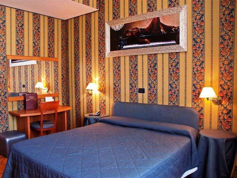 Hotel Lirico Рим Экстерьер фото