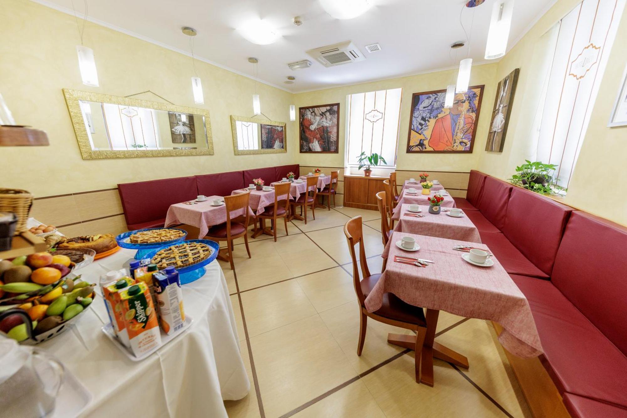 Hotel Lirico Рим Экстерьер фото