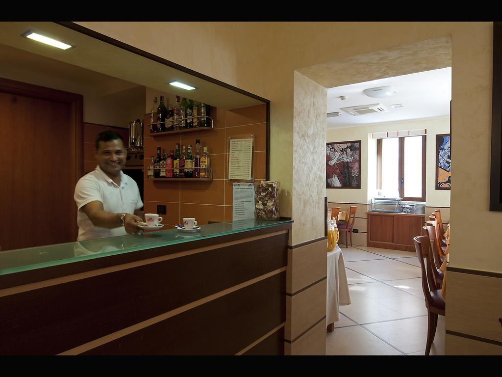 Hotel Lirico Рим Экстерьер фото